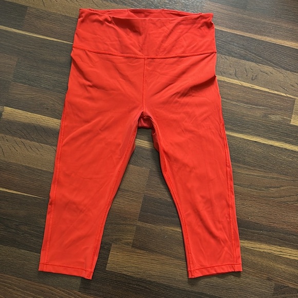 ATHLETA• Women's Ultimate Stash Crop Leggings Size Small - Picture 4 of 9